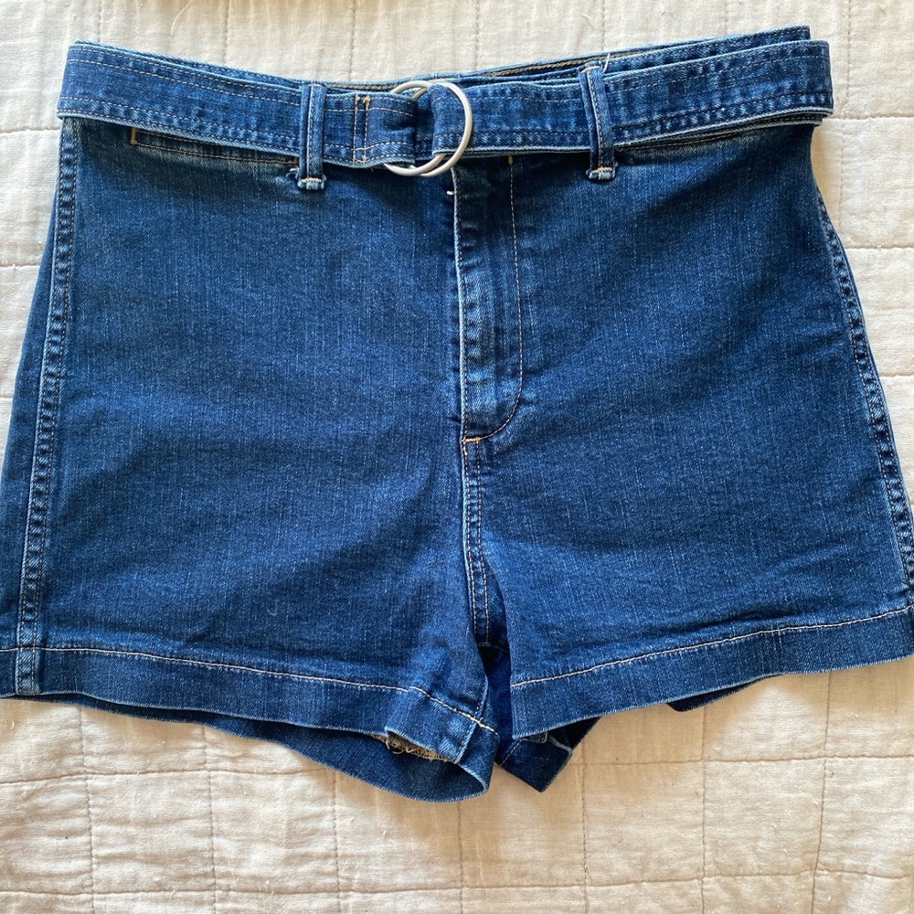 Gap vintage inspired denim shorts with belt